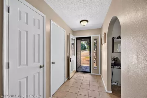 Entry Way - 9300 Bridgeford Cir, Fort Smith, AR 72908 photo 2 of 4