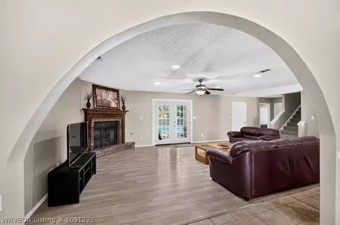 Living - 9300 Bridgeford Cir, Fort Smith, AR 72908 photo 1 of 4