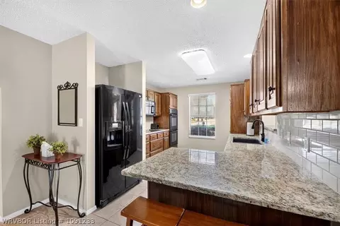 Kitchen - 9300 Bridgeford Cir, Fort Smith, AR 72908 photo 1 of 5