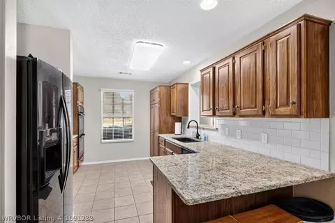 Kitchen - 9300 Bridgeford Cir, Fort Smith, AR 72908 photo 2 of 5