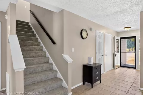 Entry Way - 9300 Bridgeford Cir, Fort Smith, AR 72908 photo 3 of 4