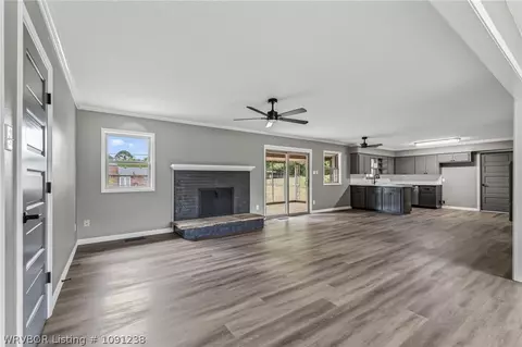 Living - 2816 S 33rd St, Fort Smith, AR 72903 photo 4 of 8