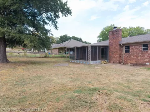Exterior - 2816 S 33rd St, Fort Smith, AR 72903 photo 6 of 7