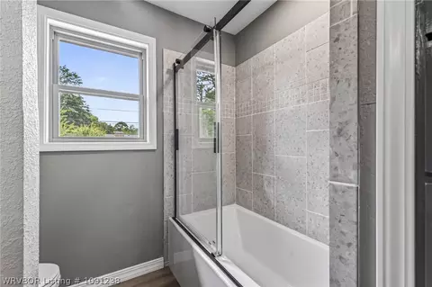 Bath - 2816 S 33rd St, Fort Smith, AR 72903 photo 2 of 5