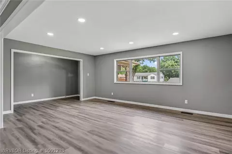Living - 2816 S 33rd St, Fort Smith, AR 72903 photo 2 of 8
