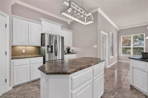 Kitchen - 8535 Crestline Dr, Hackett, AR 72937 photo 4 of 5