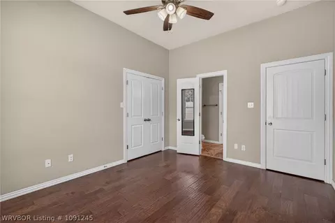 Bedroom - 8535 Crestline Dr, Hackett, AR 72937 photo 6 of 9