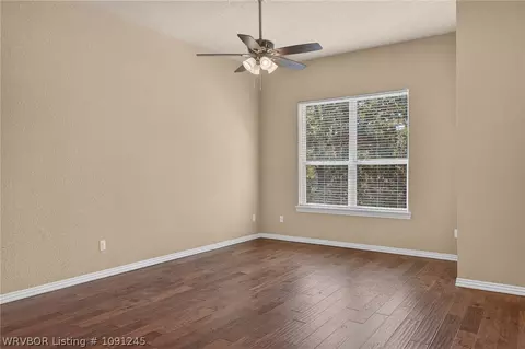 Living - 8535 Crestline Dr, Hackett, AR 72937 photo 6 of 6