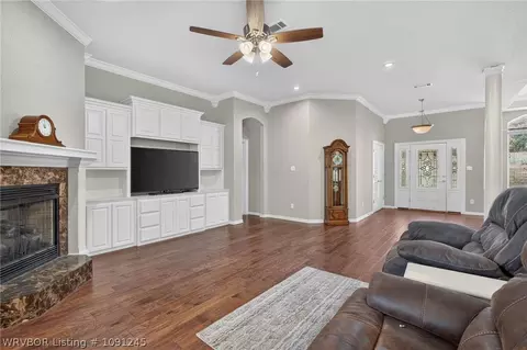 Living - 8535 Crestline Dr, Hackett, AR 72937 photo 3 of 6