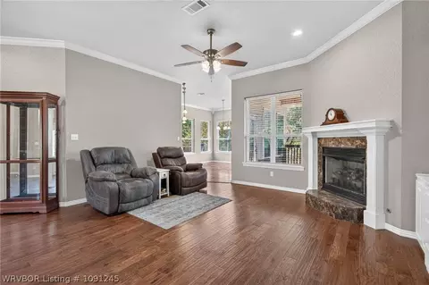 Living - 8535 Crestline Dr, Hackett, AR 72937 photo 2 of 6