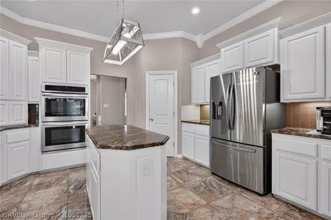Kitchen - 8535 Crestline Dr, Hackett, AR 72937 photo 1 of 5