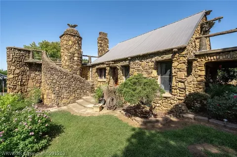 Exterior - 18 Spruce St, Paris, AR 72855 photo 4 of 15