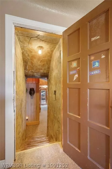 Entry Way - 18 Spruce St, Paris, AR 72855 photo 4 of 6
