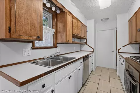 Kitchen - 1003 4th Ter, Barling, AR 72923 photo 1 of 3