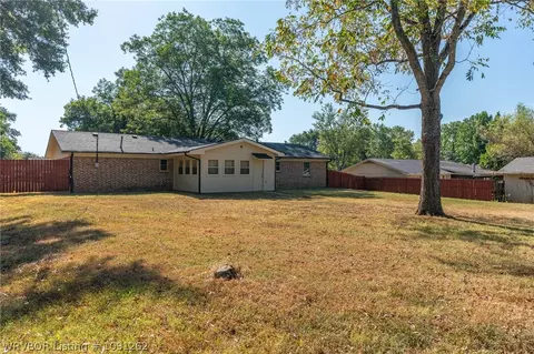 Exterior - 1003 4th Ter, Barling, AR 72923 photo 5 of 13