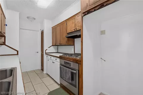 Kitchen - 1003 4th Ter, Barling, AR 72923 photo 3 of 3