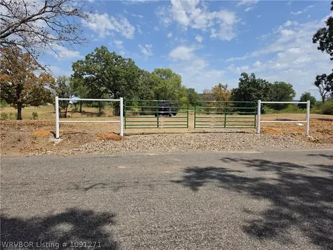 40834 Old Pike Rd, Howe, OK 74937