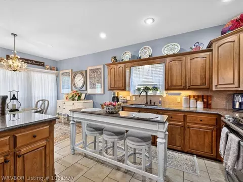 Kitchen - 1607 Copper Ridge Dr, Fort Smith, AR 72916 photo 2 of 4