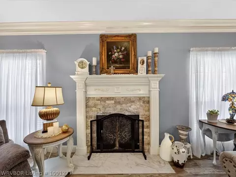 Living - 1607 Copper Ridge Dr, Fort Smith, AR 72916 photo 2 of 4