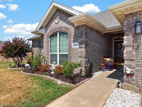 Exterior - 1607 Copper Ridge Dr, Fort Smith, AR 72916 photo 7 of 17
