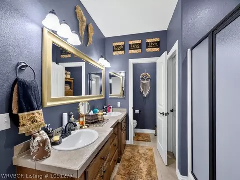 Bath - 1607 Copper Ridge Dr, Fort Smith, AR 72916 photo 1 of 4