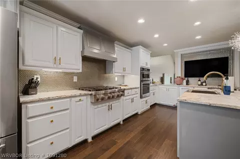 Kitchen - 5701 Free Ferry Rd, Fort Smith, AR 72903 photo 4 of 6