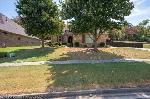 Exterior - 8420 Reata St, Fort Smith, AR 72916 photo 3 of 9