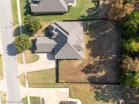 View/Area - 8420 Reata St, Fort Smith, AR 72916 photo 2 of 5