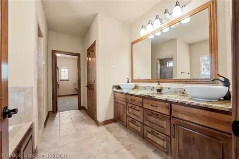 Entry Way - 8420 Reata St, Fort Smith, AR 72916 photo 4 of 5