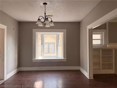 Living - 1510 Bluff Ave, Fort Smith, AR 72901 photo 8 of 10
