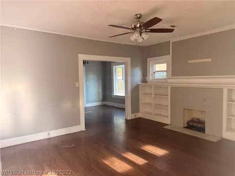 Living - 1510 Bluff Ave, Fort Smith, AR 72901 photo 1 of 10