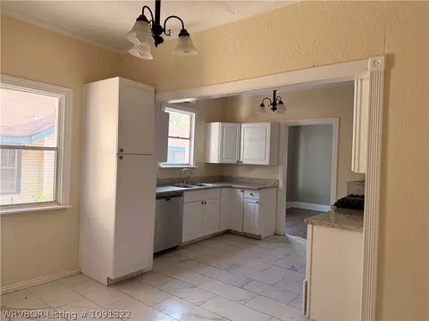 Kitchen - 1510 Bluff Ave, Fort Smith, AR 72901 photo 6 of 6