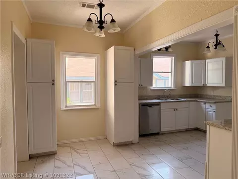 Kitchen - 1510 Bluff Ave, Fort Smith, AR 72901 photo 5 of 6