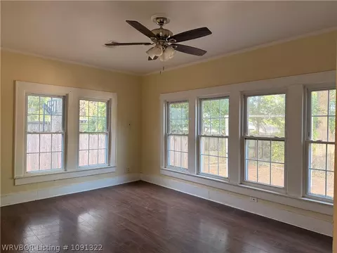 Living - 1510 Bluff Ave, Fort Smith, AR 72901 photo 9 of 10