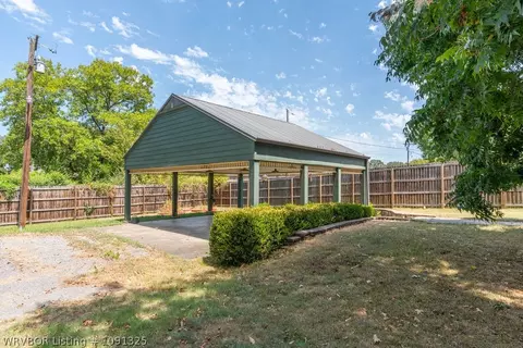 Exterior - 3801 Free Ferry Ln, Fort Smith, AR 72903 photo 5 of 9