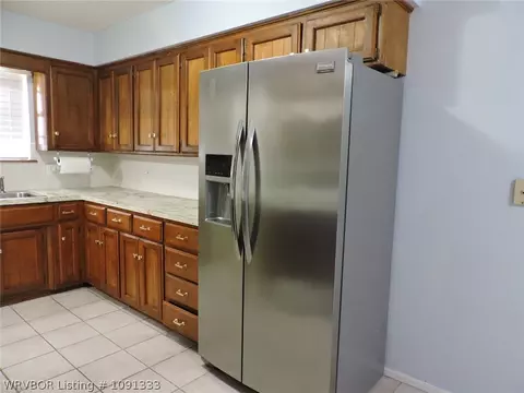 Kitchen - 3418 Londonderry Rd, Fort Smith, AR 72908 photo 3 of 3