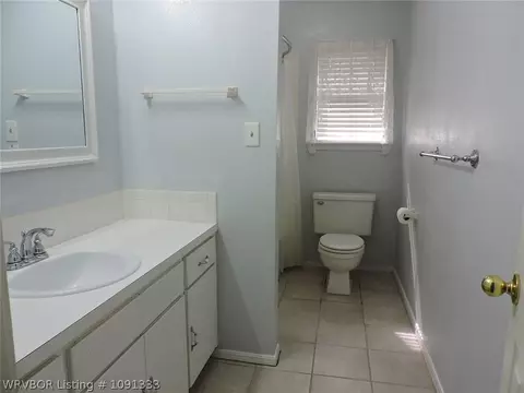 Bath - 3418 Londonderry Rd, Fort Smith, AR 72908 photo 3 of 5