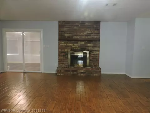 Living - 3418 Londonderry Rd, Fort Smith, AR 72908 photo 1 of 5