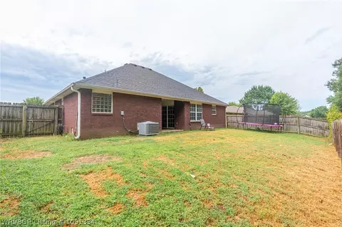 Exterior - 623 Chateau Dr, Fort Smith, AR 72908 photo 8 of 10