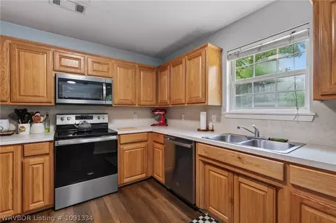 Kitchen - 623 Chateau Dr, Fort Smith, AR 72908 photo 1 of 2