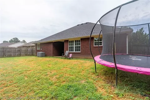 Exterior - 623 Chateau Dr, Fort Smith, AR 72908 photo 6 of 10
