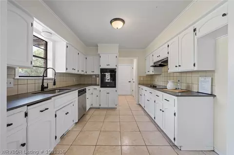 Kitchen - 10811 Old Harbor Rd, Fort Smith, AR 72903 photo 1 of 4