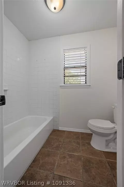 Bath - 10811 Old Harbor Rd, Fort Smith, AR 72903 photo 3 of 7