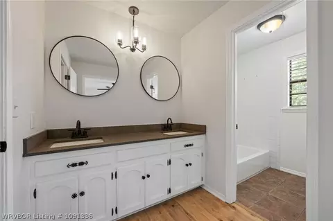 Bath - 10811 Old Harbor Rd, Fort Smith, AR 72903 photo 1 of 7