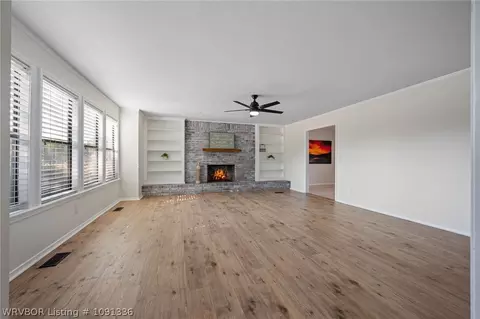 Living - 10811 Old Harbor Rd, Fort Smith, AR 72903 photo 1 of 6