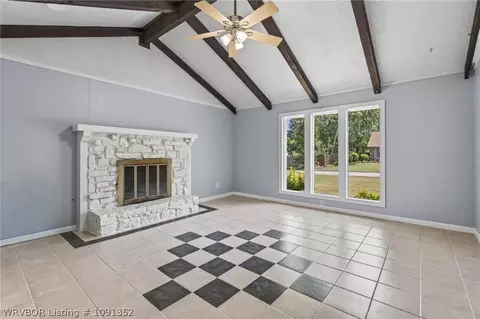 Living - 529 N 46th St, Fort Smith, AR 72903 photo 1 of 4