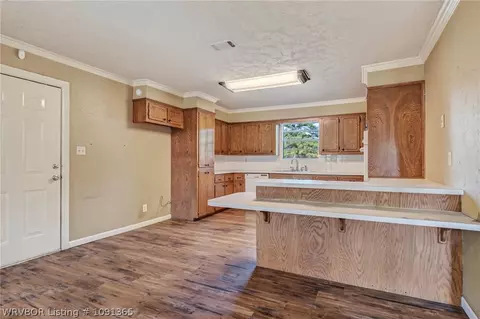 Kitchen - 14118 White Bluff Hts, Fort Smith, AR 72916 photo 2 of 3
