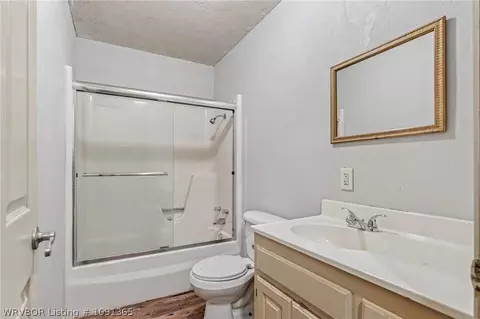 Bath - 14118 White Bluff Hts, Fort Smith, AR 72916 photo 2 of 3