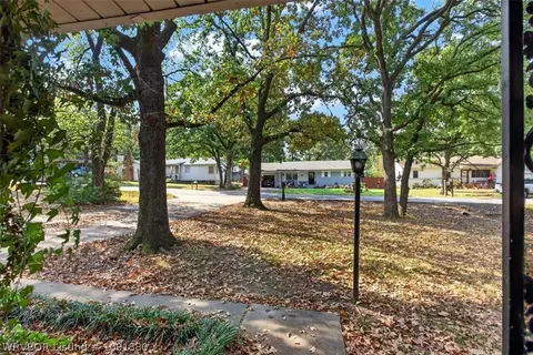 Exterior - 2423 Ionia St, Fort Smith, AR 72901 photo 12 of 16