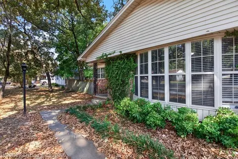 Exterior - 2423 Ionia St, Fort Smith, AR 72901 photo 6 of 16